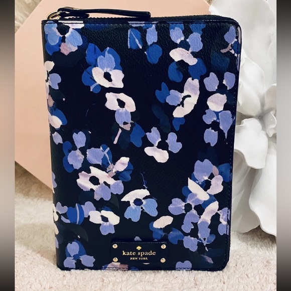 Kate spade zip around personal organizer-rare FIRM price - Picture 1 of 8